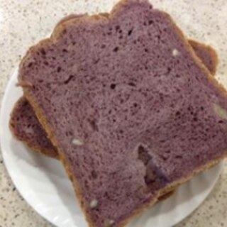 栗の渋皮煮入り紫芋パン